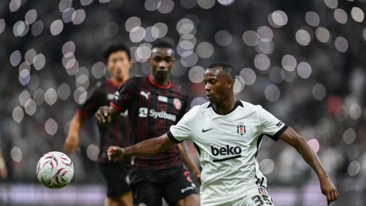 Beşiktaş'ta Stoper İkili Netleşiyor: Yıldız İsim Formaya Göz Kırptı