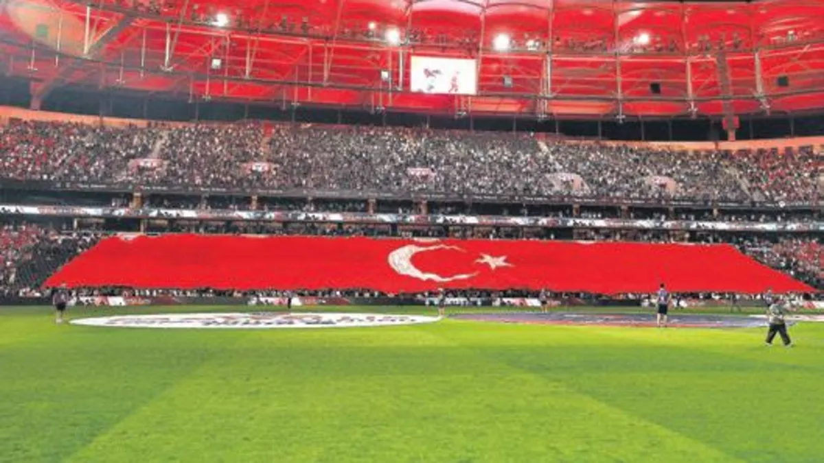 Beşiktaş Taraftarından Zafer Bayramı Coşkusu