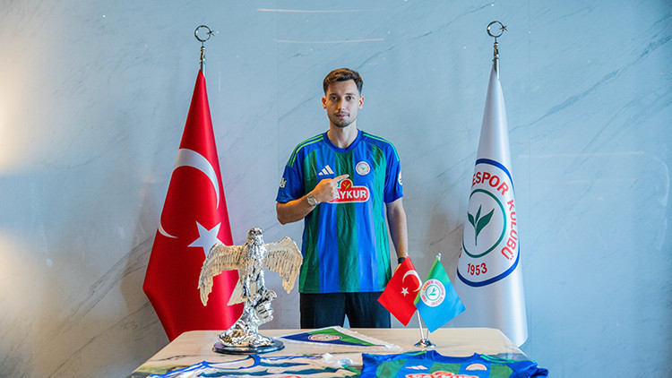Beşiktaş'tan Tayyip Talha Sanuç Rizespor'a transfer oldu