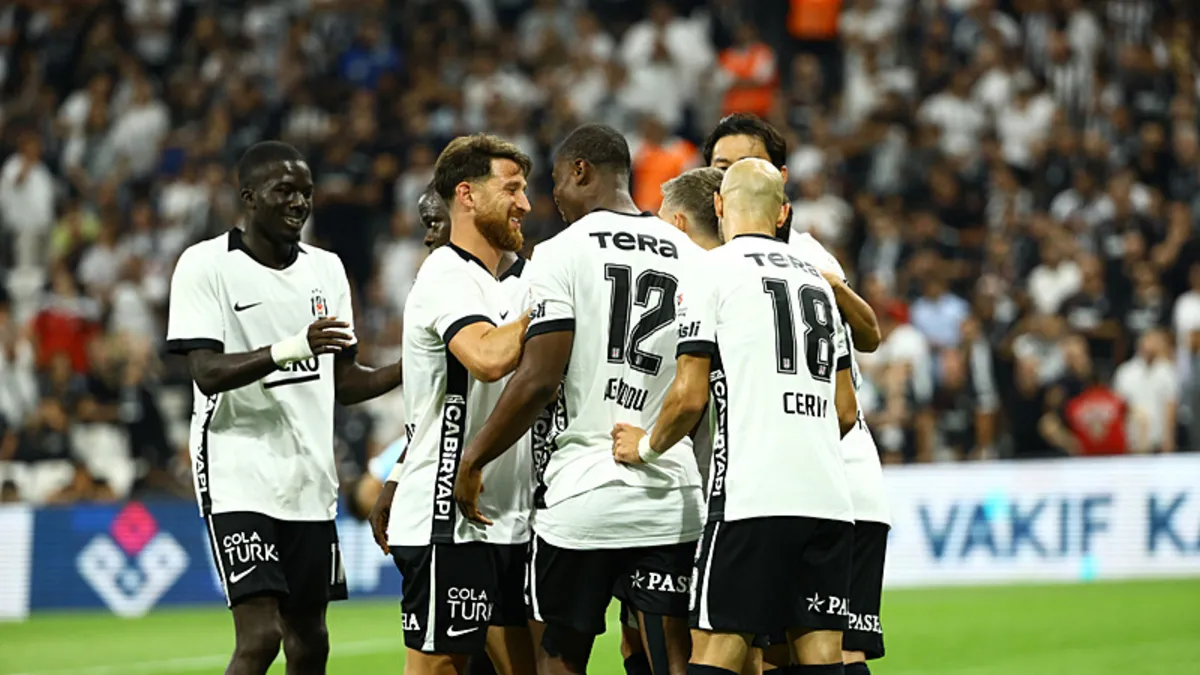 Beşiktaş'ın Trabzonspor Kafilesi Açıklandı: Derbi Öncesi Sürpriz İsimler