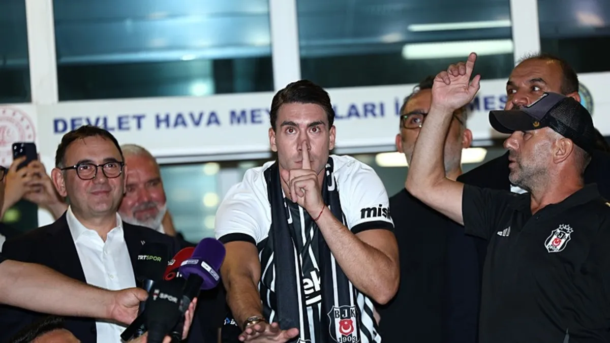 Beşiktaş Vlahovic Transferini Bitirdi: Sırp Golcü İstanbul'da