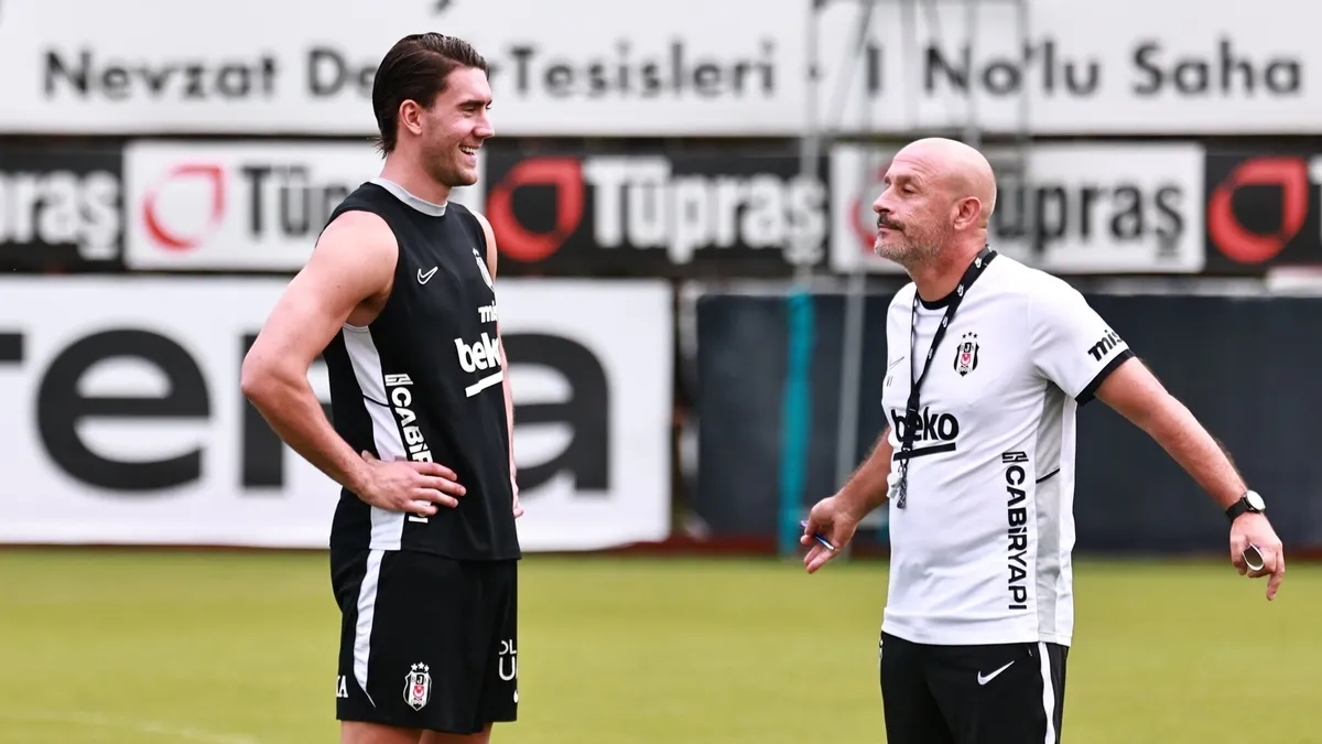 Beşiktaş, Vlahovic'i UEFA kadrosuna dahil etti