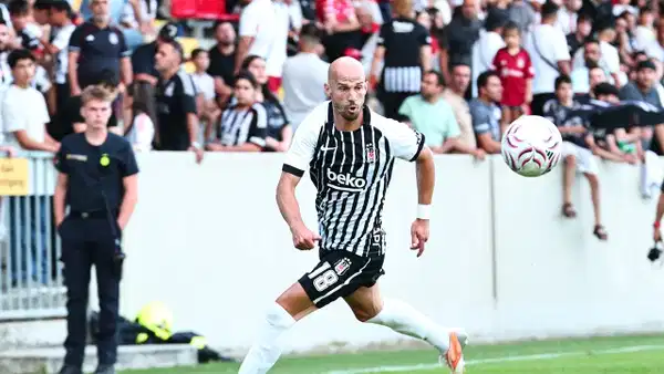 Beşiktaş, Polonya ekibine 2-0 yenildi