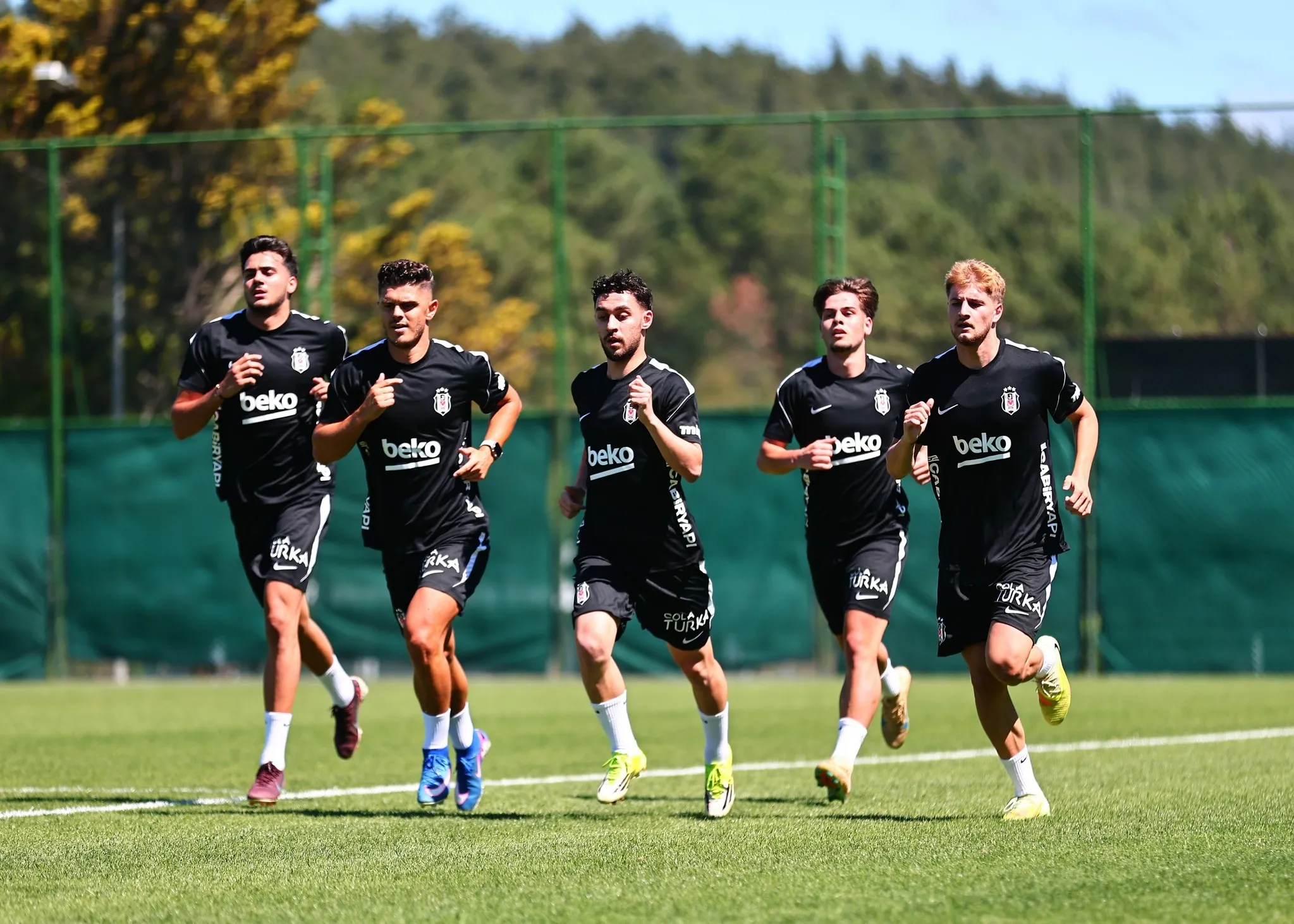 Beşiktaş'ta yeni sezon hazırlıkları başladı: İlk antrenman bugün yapıldı