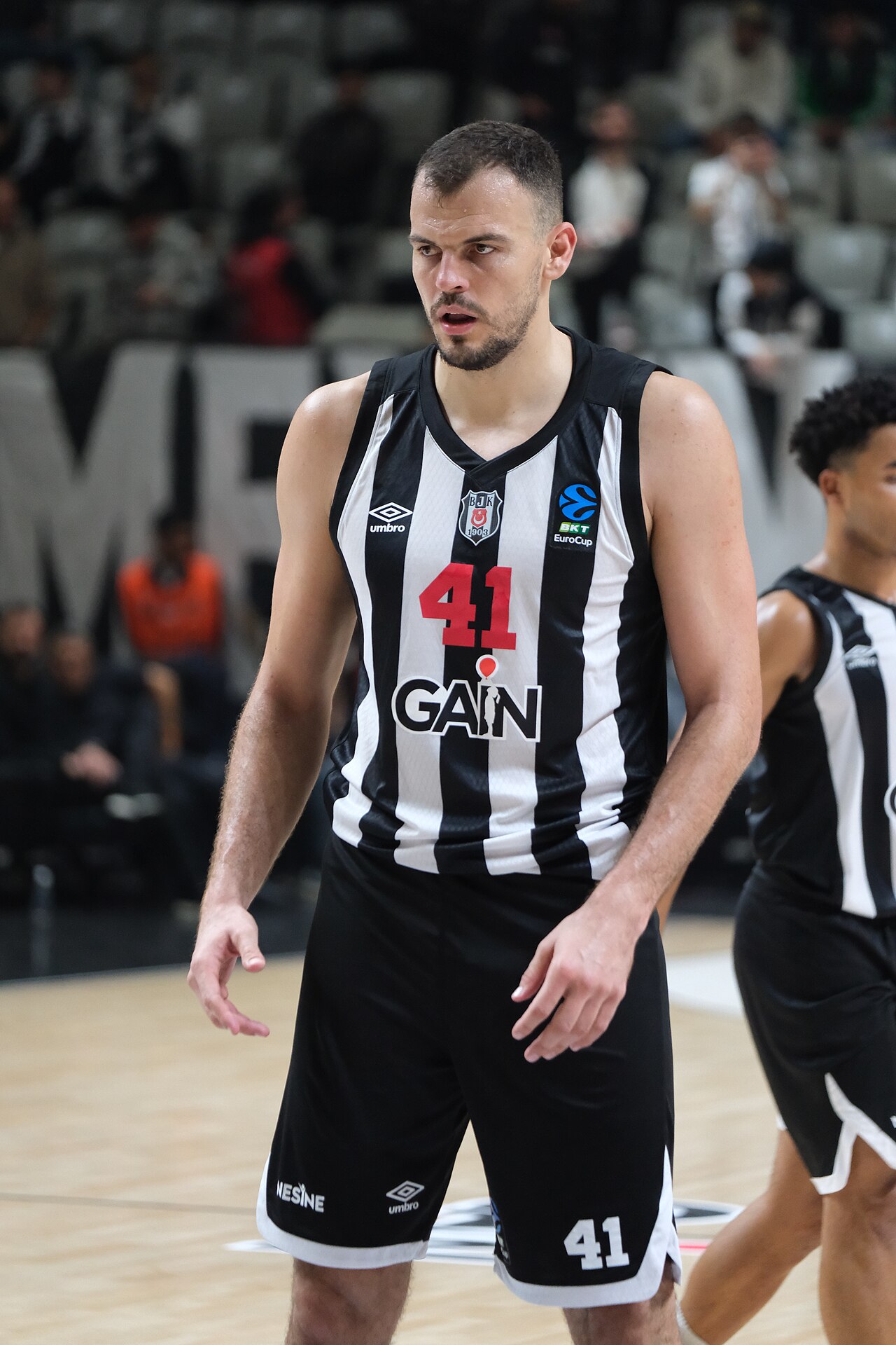 Beşiktaş'ta Zizic Şoku: Ameliyat Kararı Alındı