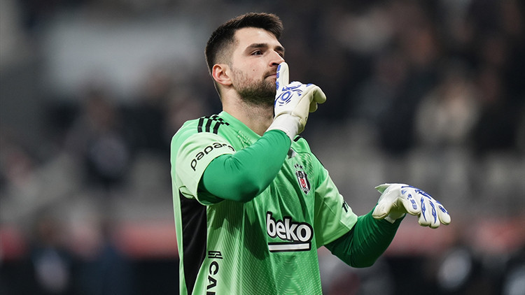 Beşiktaş'ta Ersin Destanoğlu'na iki talip daha çıktı