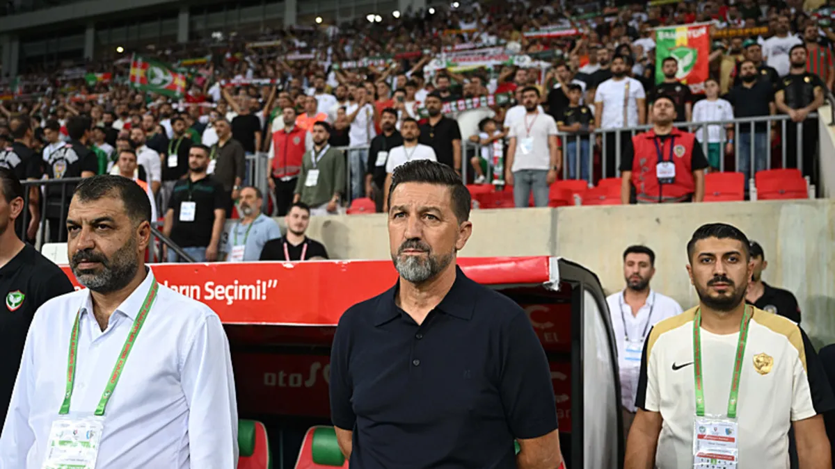 Besnik Hasi: Sol Ayaklı Stoper Arayışımız Var