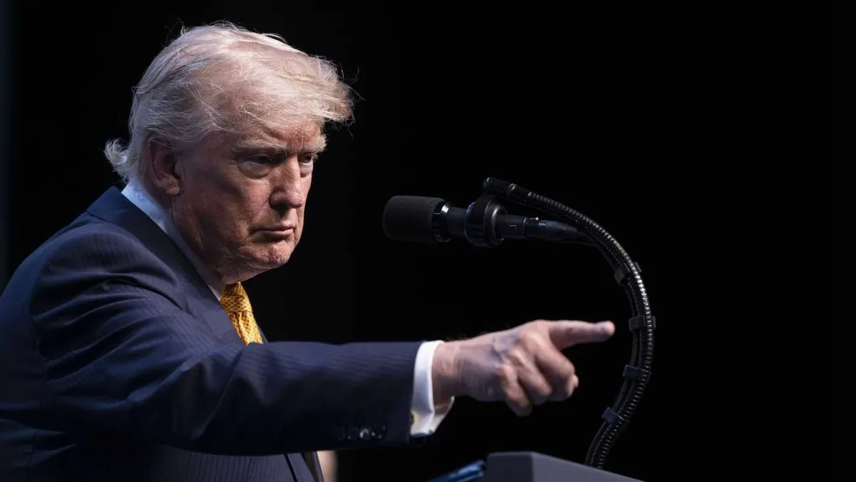 Beyaz Saray'da teleprompter skandalı! Trump'ın konuşma metnine bahis açtı
