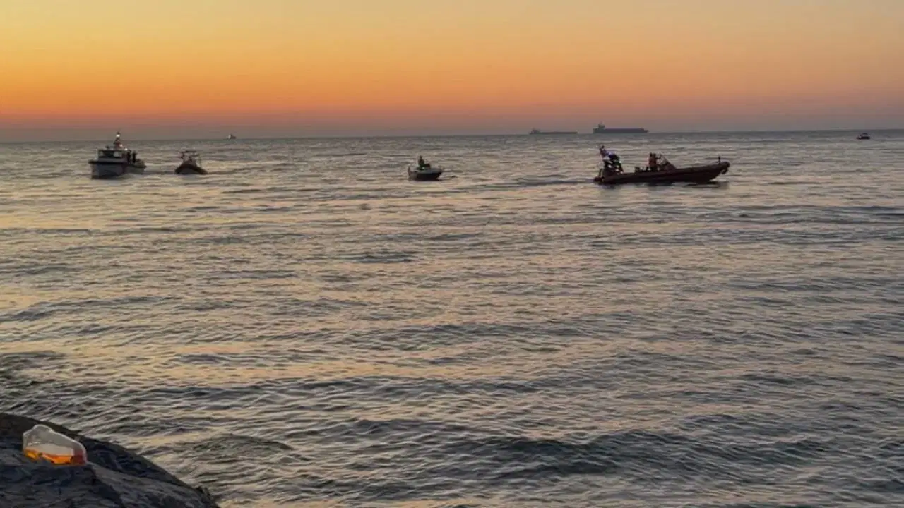 Beykoz'da Karadeniz'deki Yüksek Dalga Nedeniyle Denize Giriş Yasaklandı