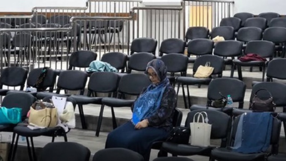Beylikdüzü Belediye Başkanı'nın Annesi Dev Salonu Doldurdu