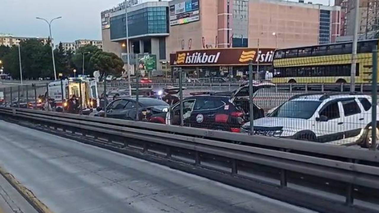 Beylikdüzü'nde 3 Araçlı Zincirleme Kaza: 1 Yaralı