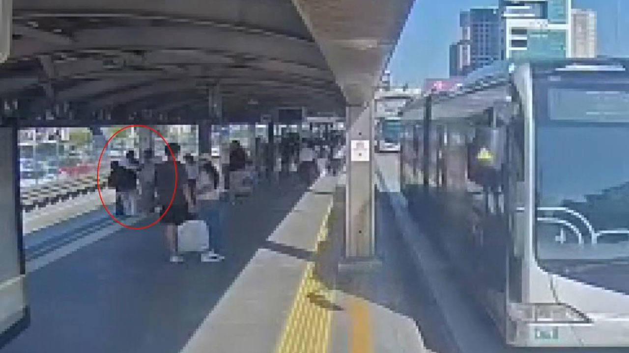Beylikdüzü'nde metrobüste 'yan bakma' cinayeti: Yeni görüntüler ortaya çıktı