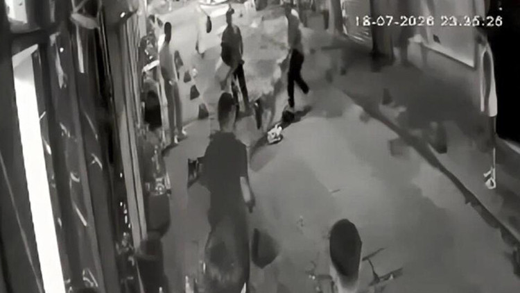 Beyoğlu'nda Köpek Kavgası Kanlı Bitti: Pitbull Sahibi Bıçaklandı, Terrier Sahibi Tutuklandı