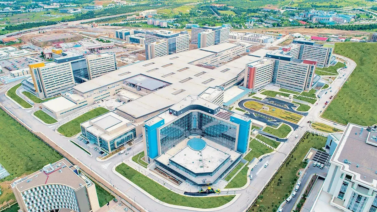 Bilkent Şehir Hastanesi'nde günlük 800 ameliyat: Prof. Dr. Öztürk anlattı