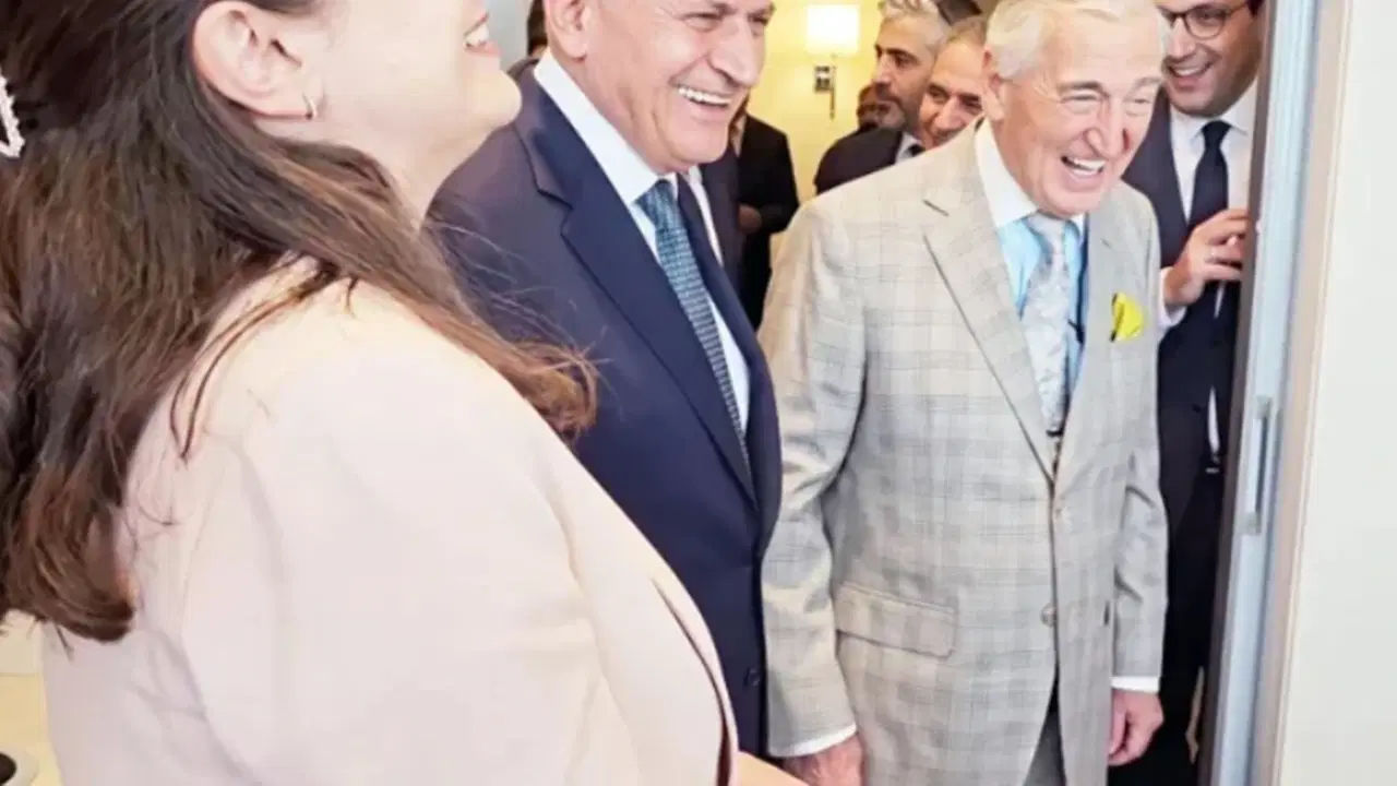 Binali Yıldırım'dan Rahmi Koç'un fıkrasına tepkilere yanıt: Nezaketen güldüm