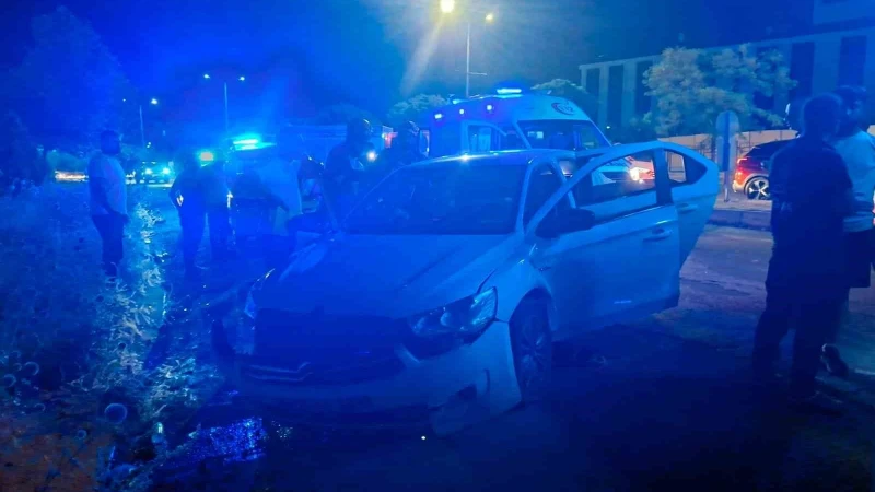 Bingöl-Elazığ Karayolunda Kaza: 2 Yaralı Hastaneye Kaldırıldı