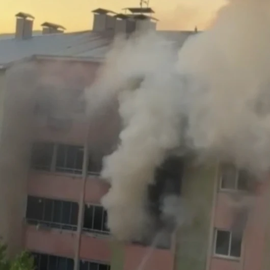 Bingöl'de Yangın: Binada Mahsur Kalanlar İtfaiye Tarafından Kurtarıldı