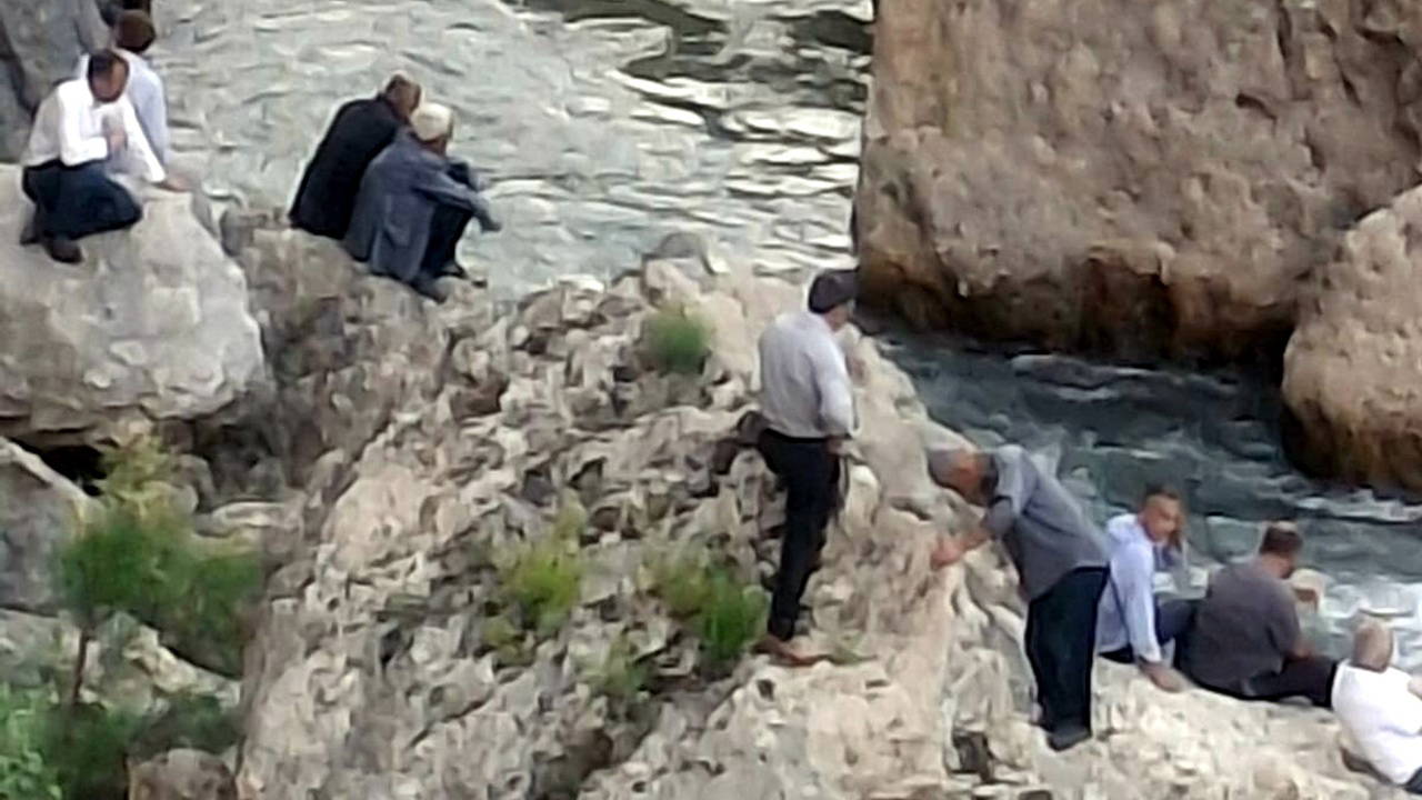 Bitlis'te Dere Faciası: 3 Kardeşten Biri Boğuldu, Biri Kayboldu