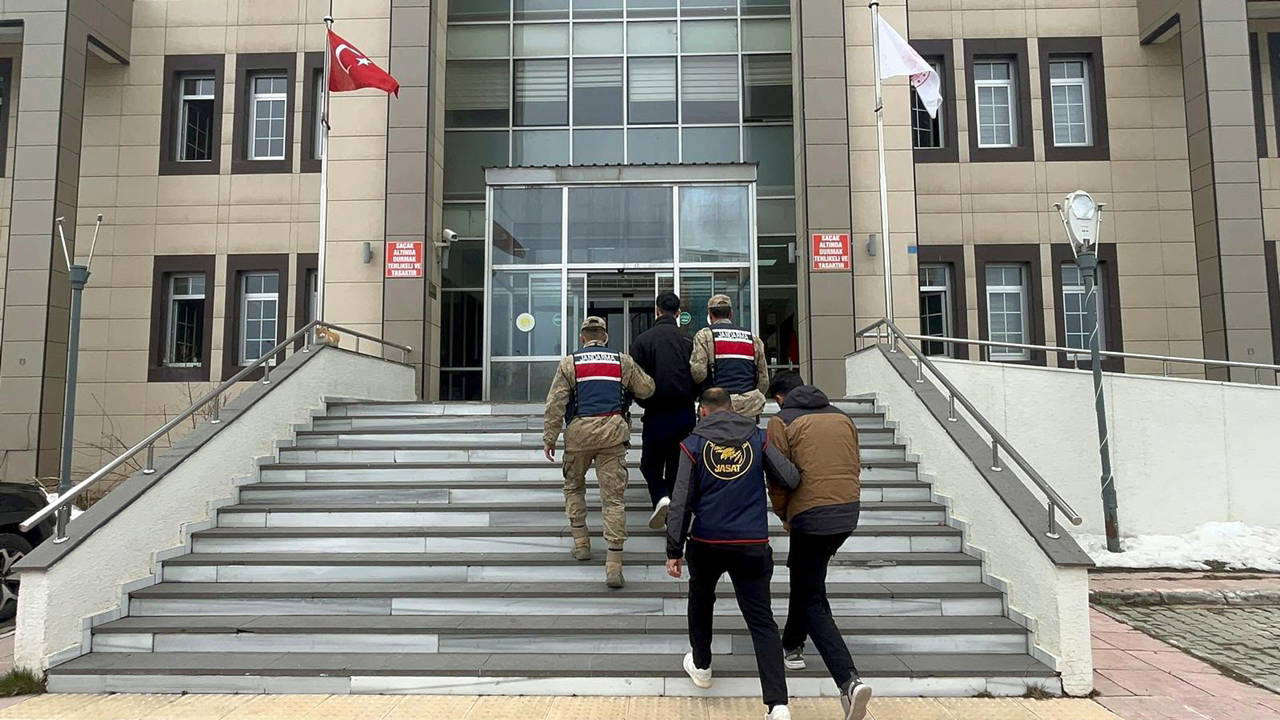 Bitlis'te göçmen kaçakçılığı operasyonu: 19 tutuklama