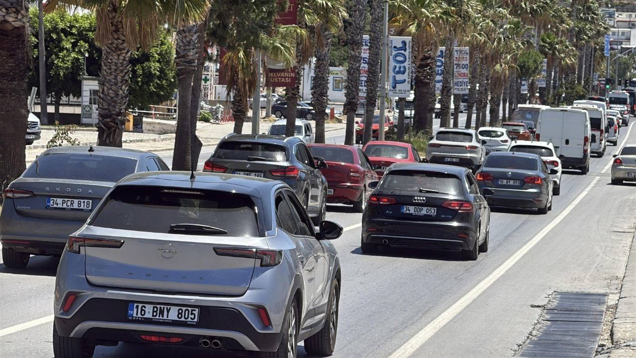 Bodrum'da bayram dönüşü: 36 saatte 25 bin araç çıkış yaptı