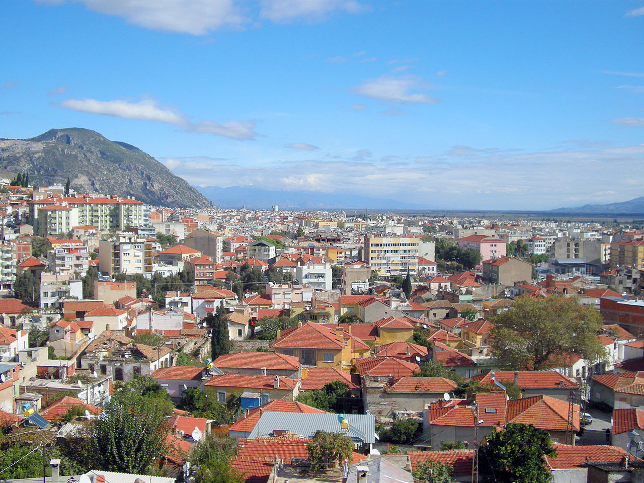 Bodrum'da market çalışanları ile dizi seti görevlileri arasında bıçaklı kavga