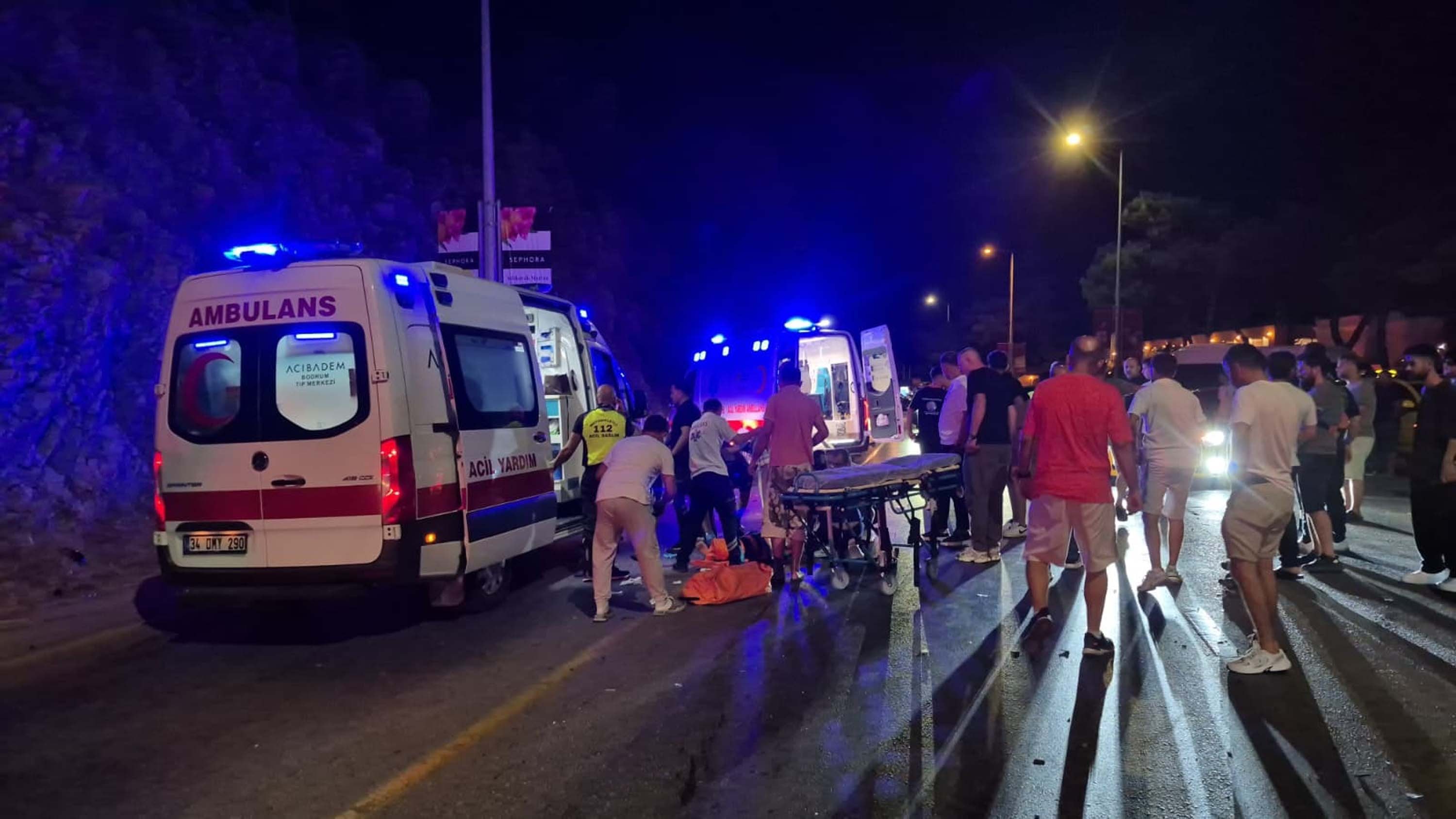 Bodrum'da taksi ile motosiklet çarpışması: 2 kişi hayatını kaybetti