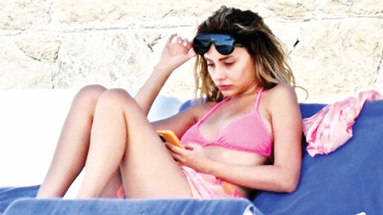 Bodrum'un Yıldızı Samar Dadgar, Gümüşlük'te Tatil Keyfinde