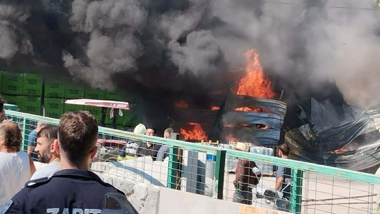 Bodrum'da yapı market deposunda yangın: 1 yaralı