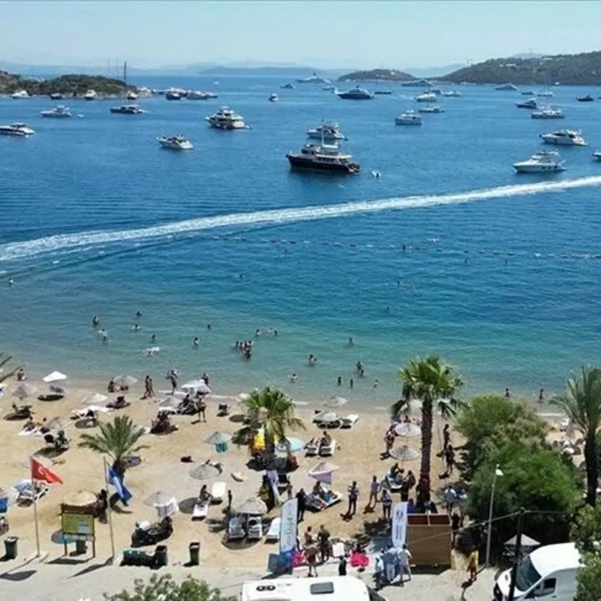 Bodrum'da işçi kıyımı: Hak arayan şezlong çalışanları kovuldu