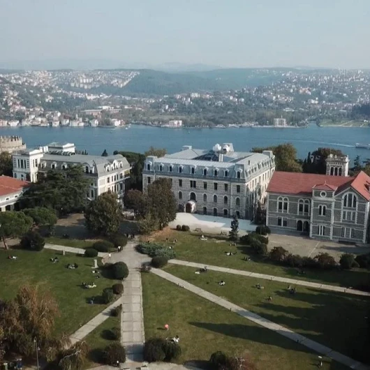 Boğaziçi'nden Gazâlî mi Çıkar? Beyaz Mitolojinin Çöküşü