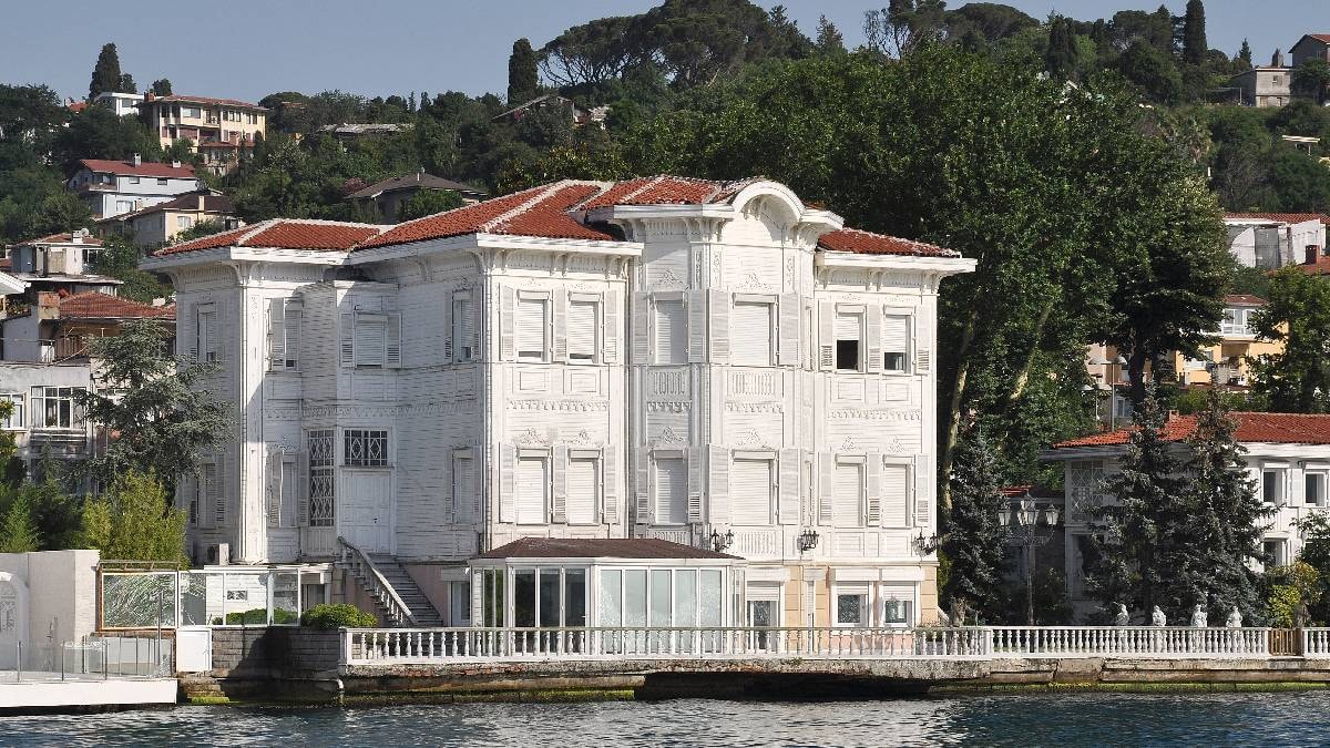 Boğaz'ın incisi Yağcı Hacı Şefik Bey Yalısı'na en zengin Türk talip