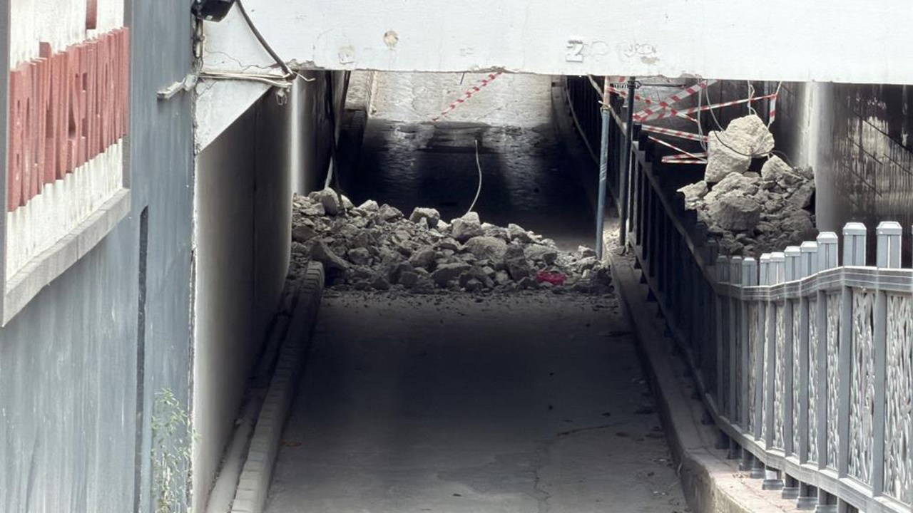 Bolu'da Alt Geçit Tavanı Çöktü, Yol Trafiğe Kapatıldı