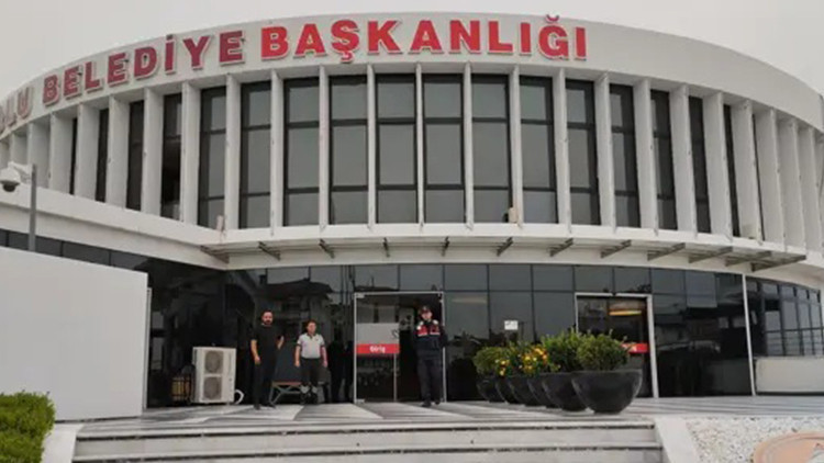 Bolu Belediyesi 'hayalet araç' operasyonunda 7 şüpheli adliyede