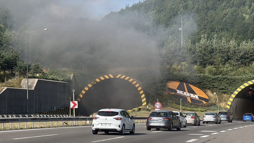 Bolu Dağı Tüneli'nde araç yangını: Ankara istikameti yeniden trafiğe açıldı