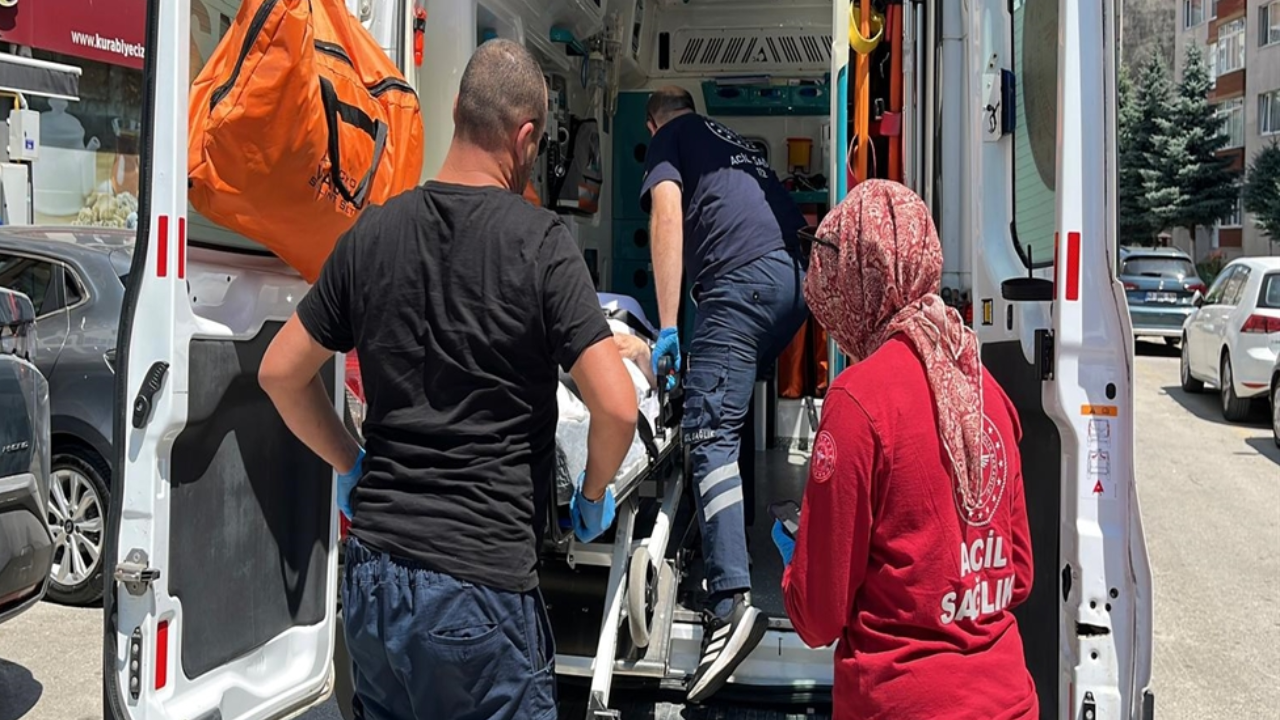 Bolu'da Kurabiye İmalathanesinde İş Kazası: El Bileğinden Koptu