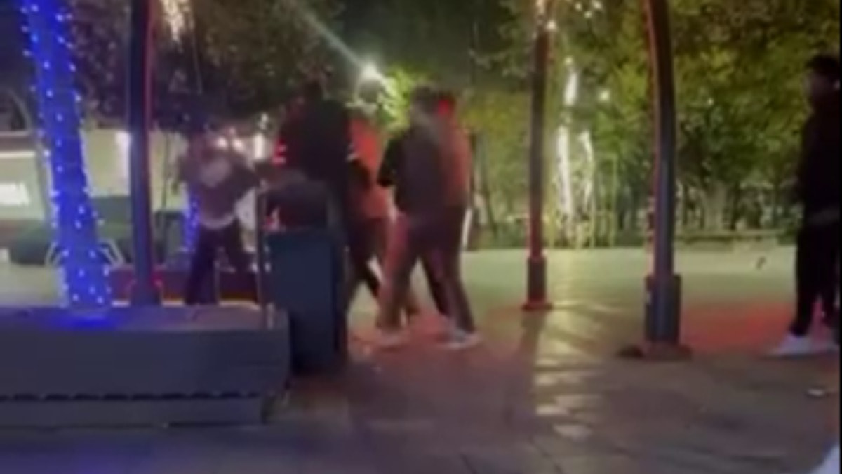 Bolu Meydanında Tekme Yumruk Kavga: O Anlar Kamerada
