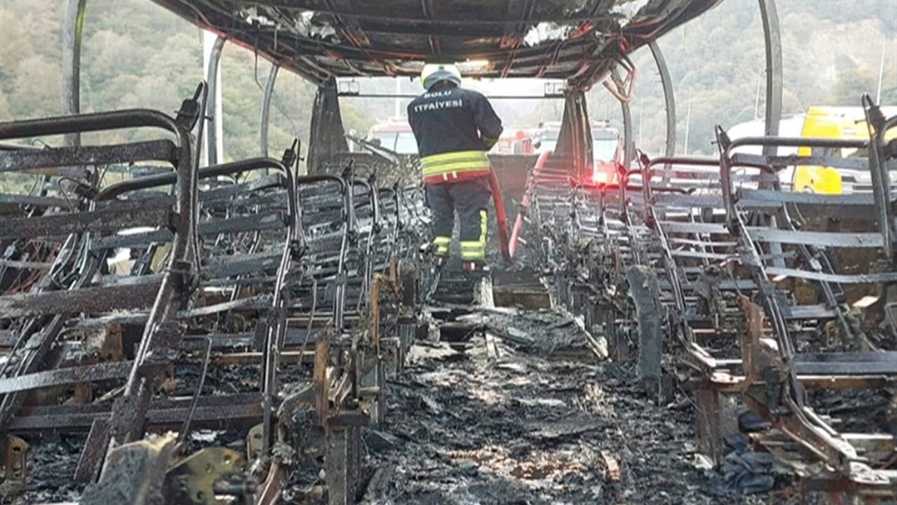 Bolu'da Otoyolda Alev Alan Otobüs: Yolcular Son Anda Kurtuldu