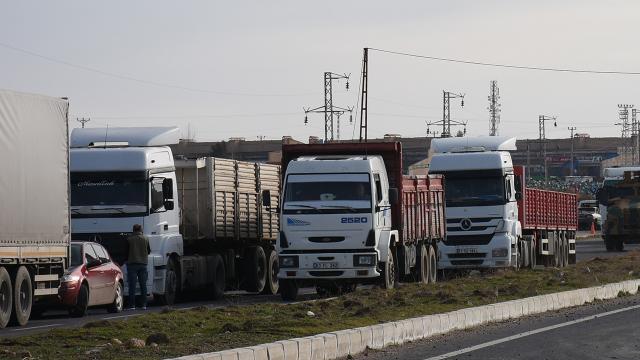 Bolu'da bayram dönüşü ağır tonajlı araçlara seyir yasağı başladı