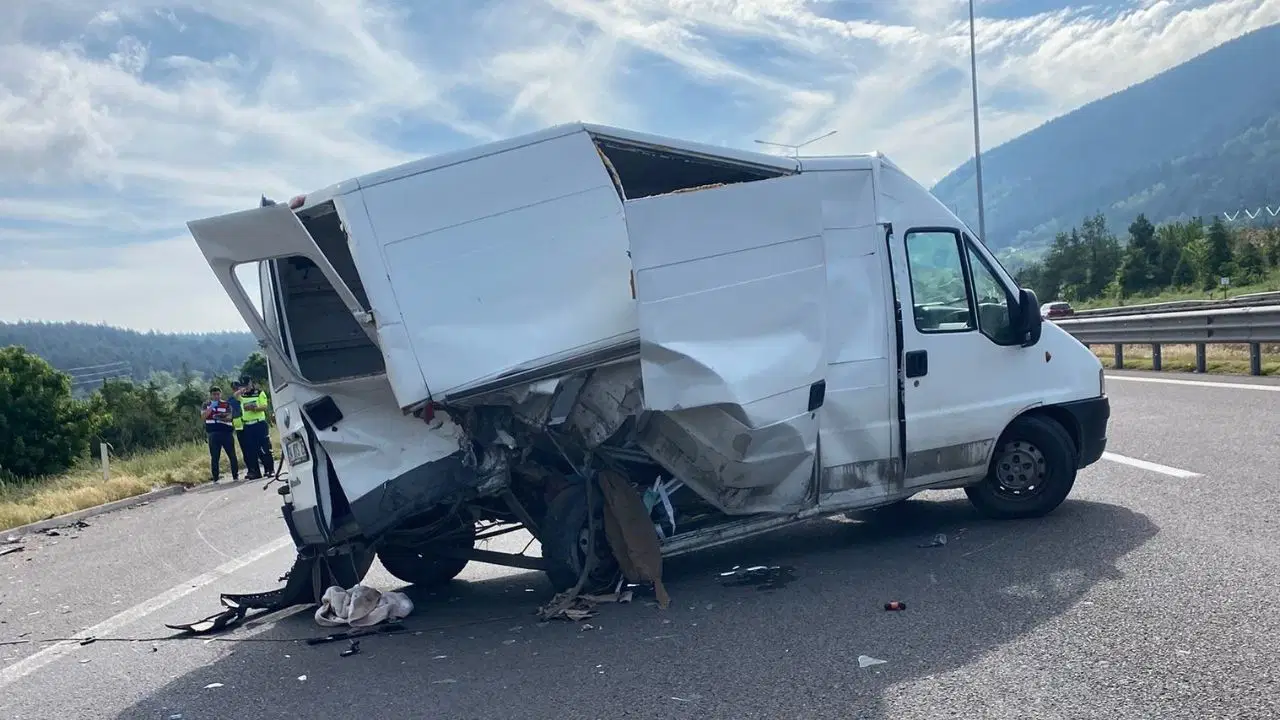 Bolu'da otoyolda kaza: 5 kişi yaralandı, 1'inin durumu ağır