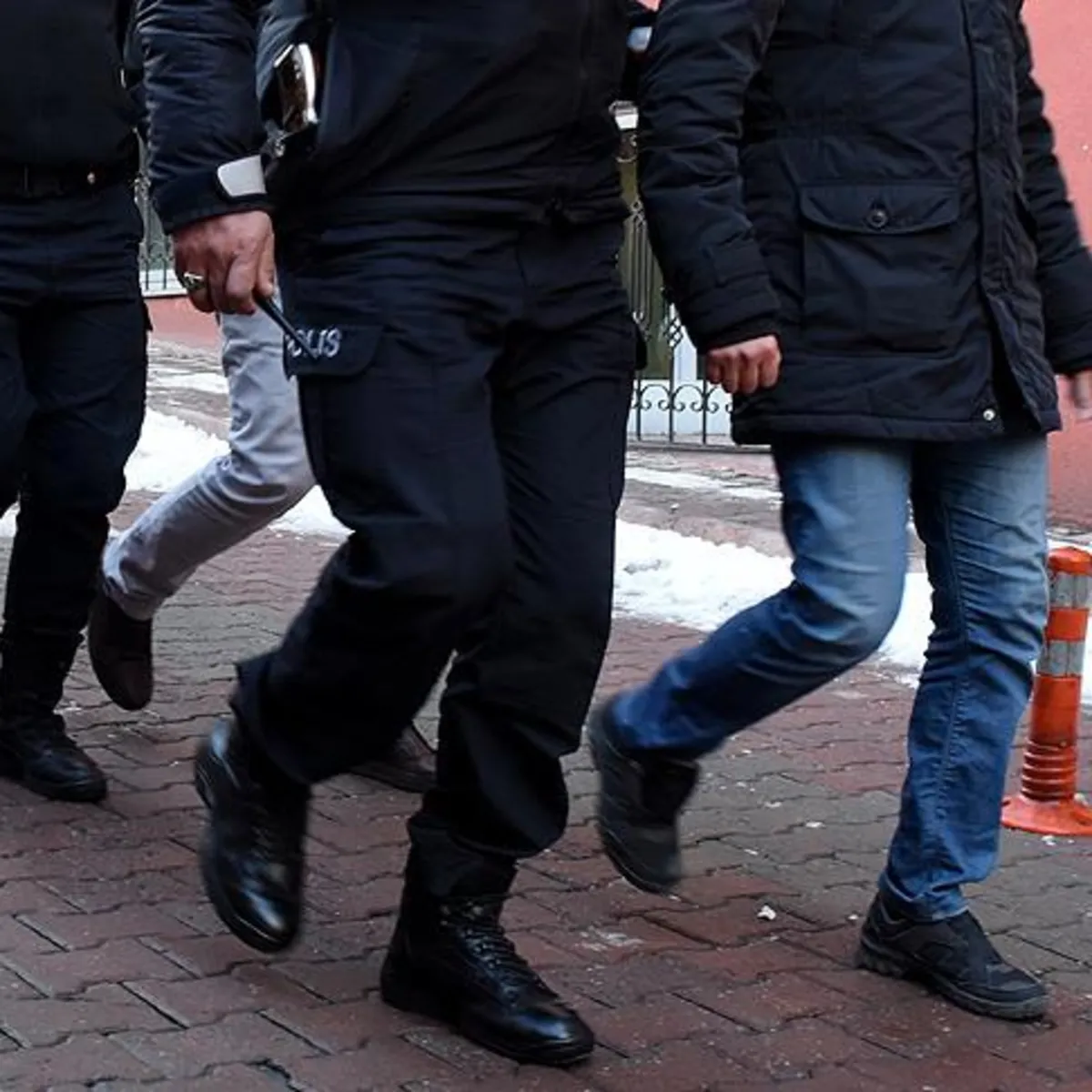 Borsa soruşturmasında 'bySerez' operasyonu: 4 şüpheli gözaltında