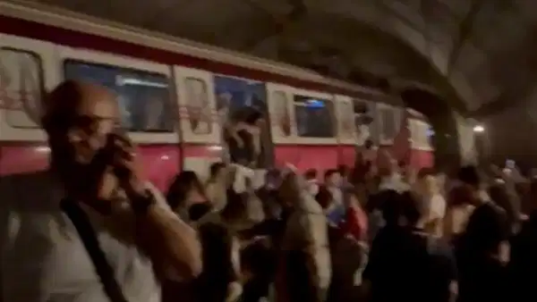 Bostancı'da metro raydan çıktı: Tahliye tamamlandı