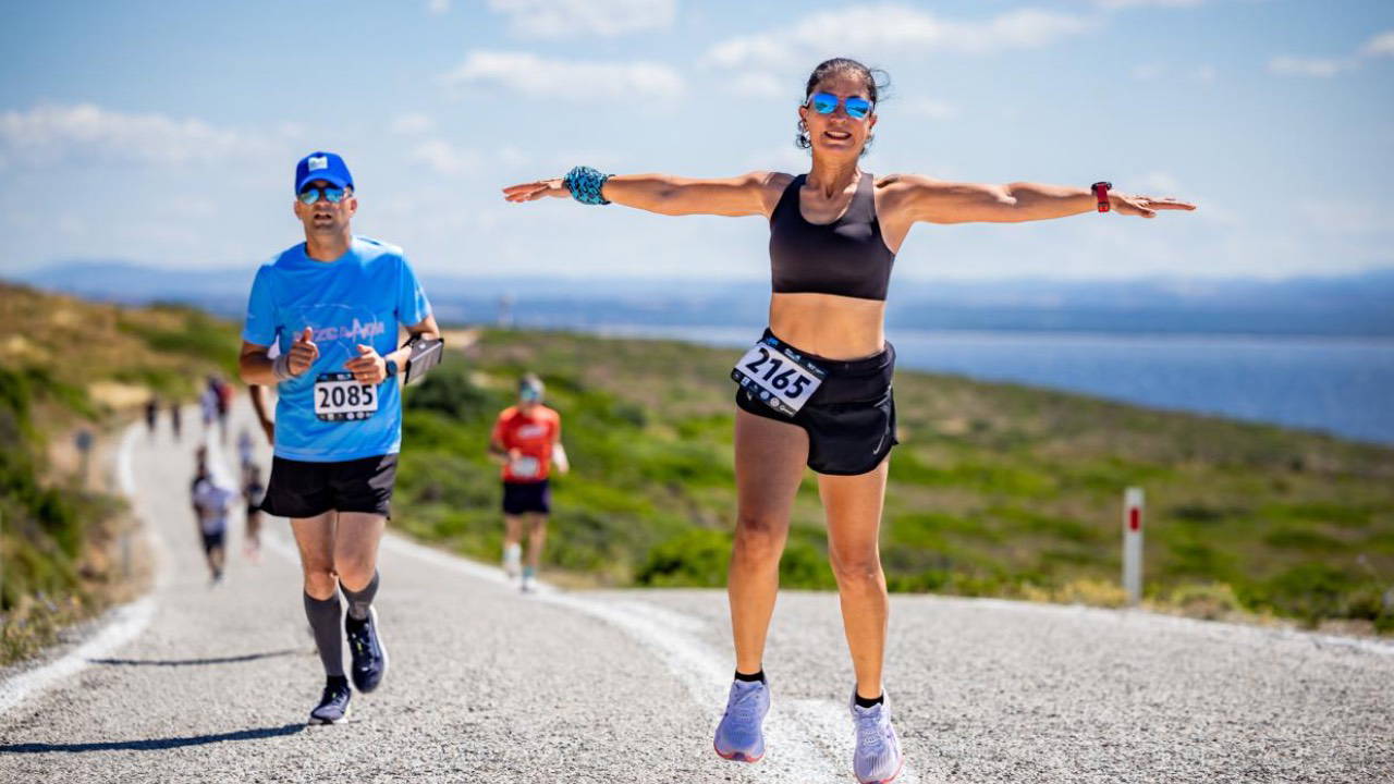 Bozcaada Yarı Maratonu'nda 14 ülkeden 1300 sporcu buluştu