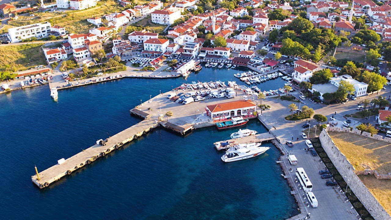 Bozcaadalılar liman projesi için halka açıklama istedi