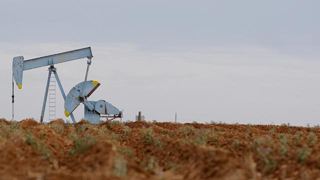Brent Petrol 100 Doların Altına Geriledi: ABD-İran Diplomasisi Umut Veriyor