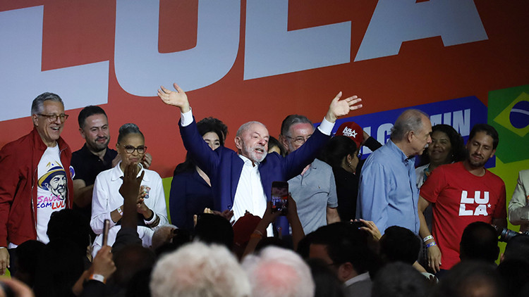 Brezilya Seçimleri İkinci Tura Kaldı: Bolsonaro ve Lula Karşı Karşıya