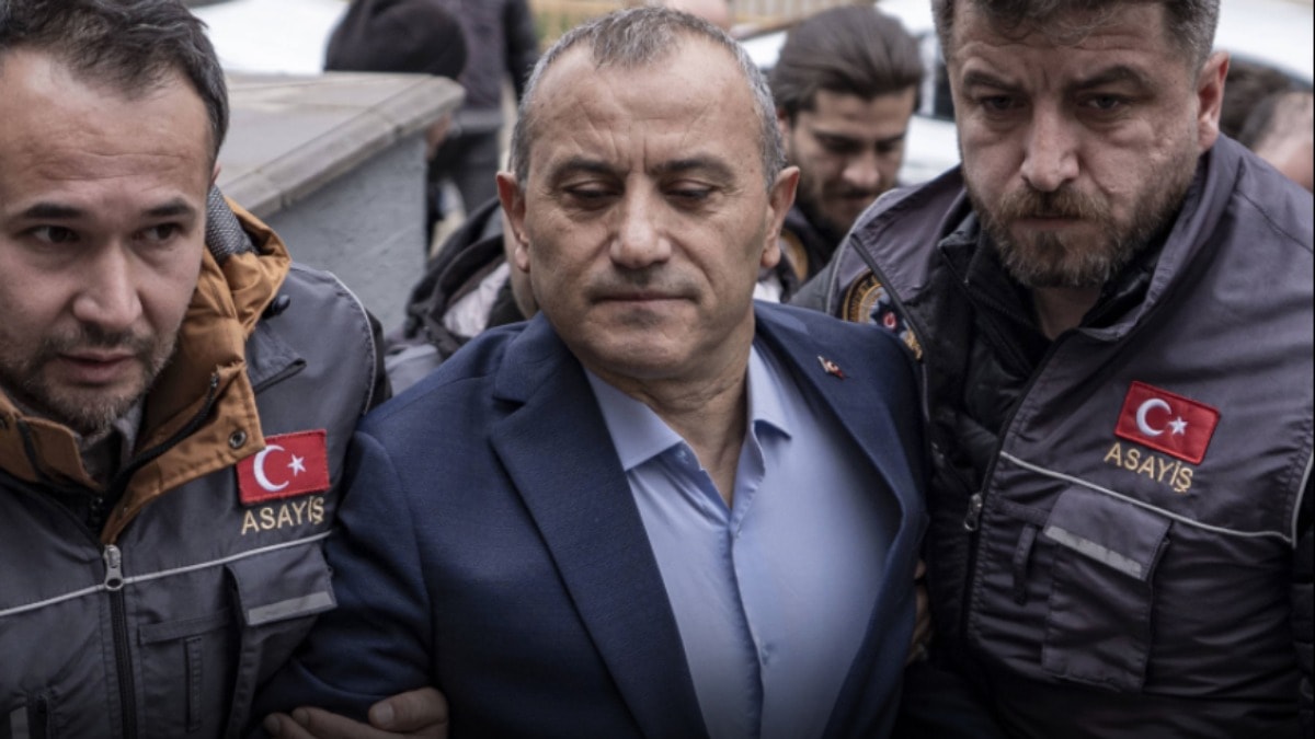 Bu Serveti Hangi Maaşla Yaptın Vali Bey