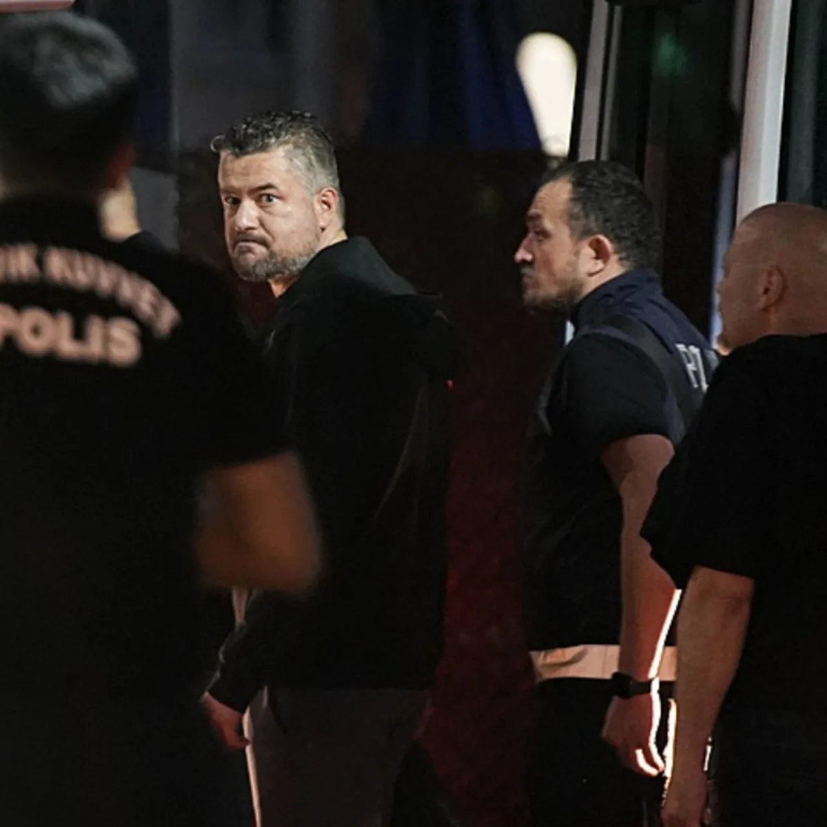 Buca belediyesinde rüşvet soruşturması: 42 tutuklu, mal varlıklarına tedbir