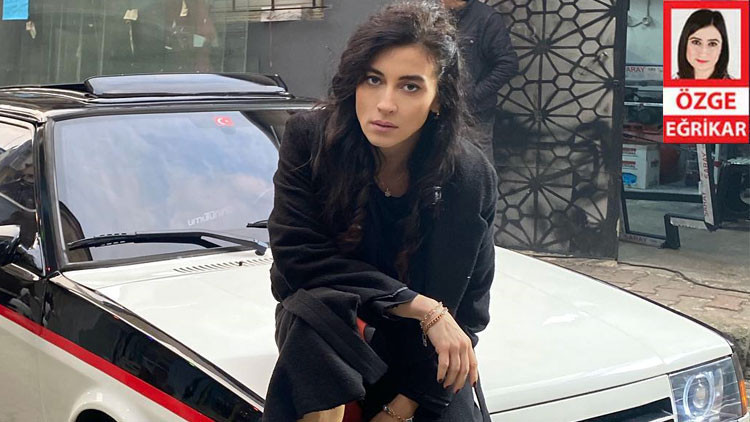 Burcu Gönder'den Tiyatro Şirketine Suçlama: Zarar Gördüm