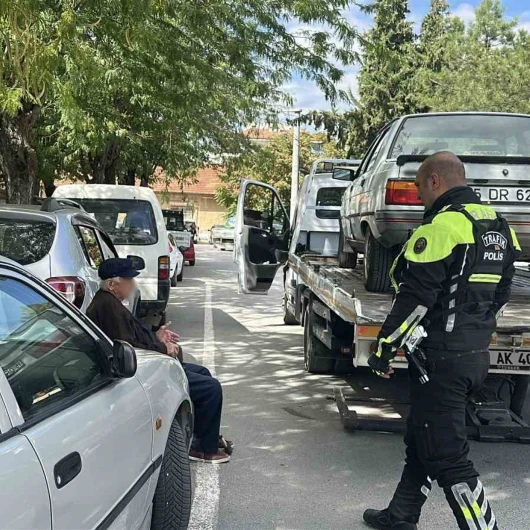 85 Yaşındaki Babasını Polise İhbar Eden Oğul: Araç Otoparka Çekildi