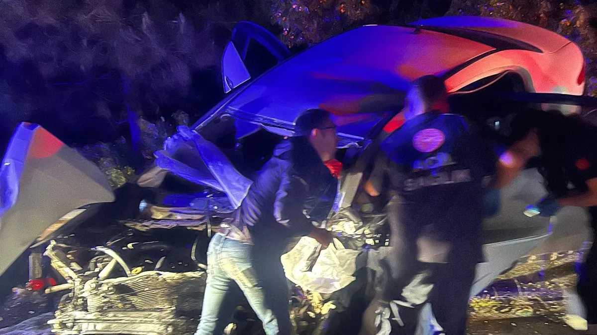 Burdur Bucak'ta 4 Araçlı Zincirleme Kaza: 3 Ölü, 6 Yaralı